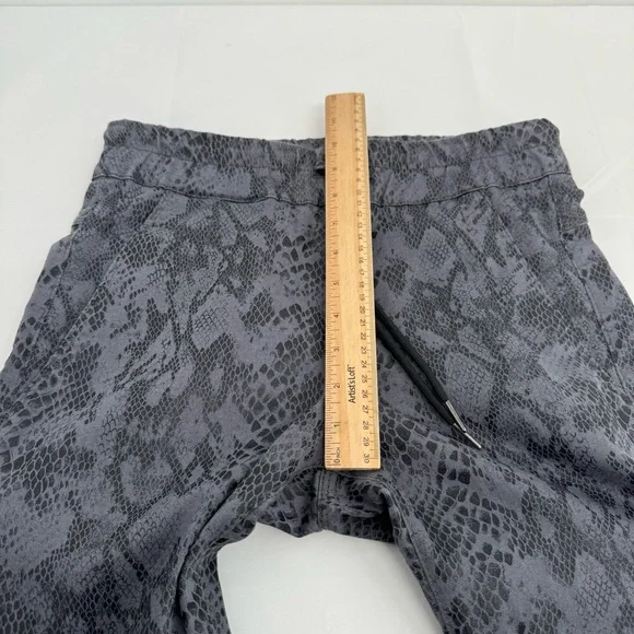 Bevy Flog Shely Gray/Black Python Drawstring Pants Women’s Size 25